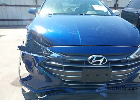 2019 Hyundai Elantra Value Edition z USA, uszkodzony, nr VIN 5NPD84LF6KH414388